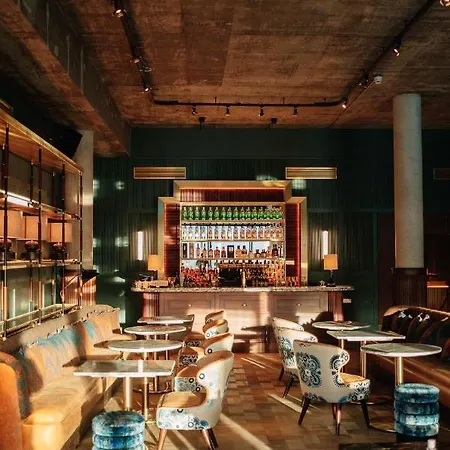 Отель The Dean 4*