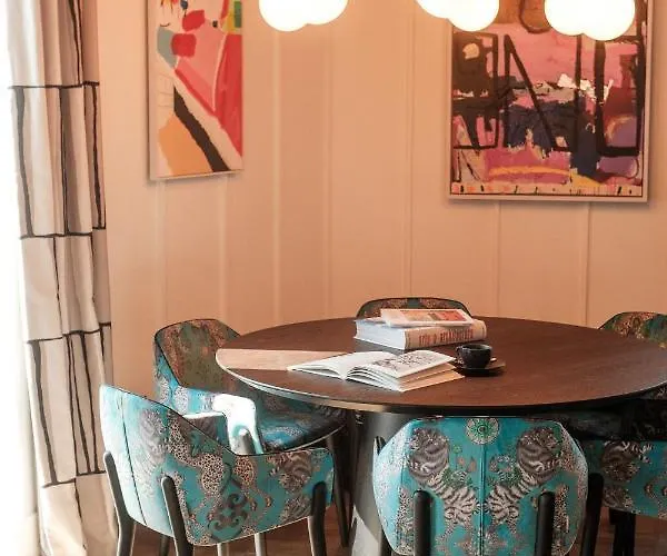 Отель The Dean 4*